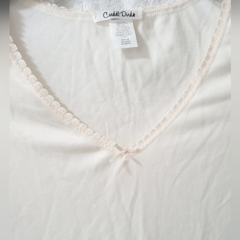 Cuddl Duds Women's Cream Short Sleeve V-Neck Tee - Picture 10 of 13
